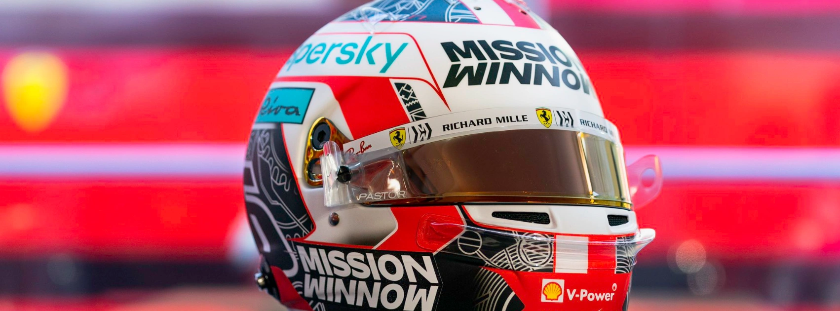 Modely přileb pilotů Formule 1