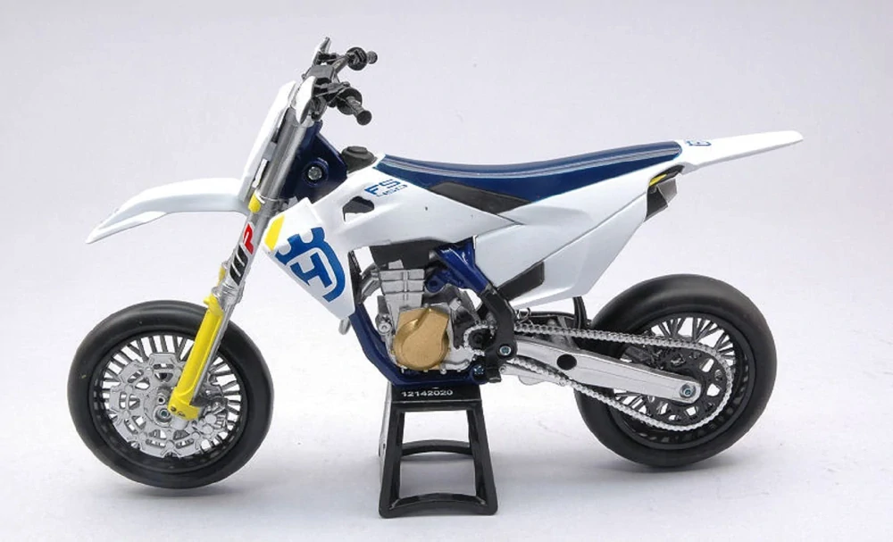 Model motocyklu Husqvarna FS 450 Supermoto 1:12