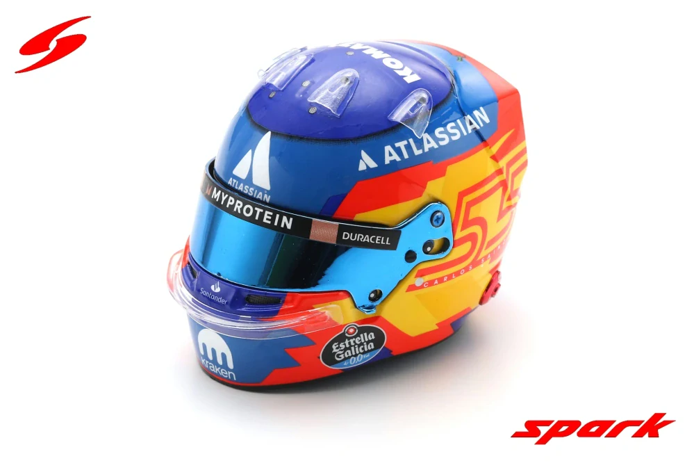 Model přilby SPARK Carlos Sainz F1 2025 1:5