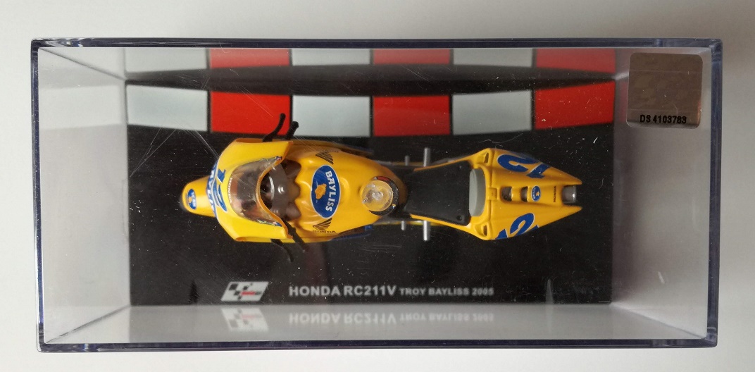 Model 1/24  Moto GP Honda RC211V Troy Bayliss 2005