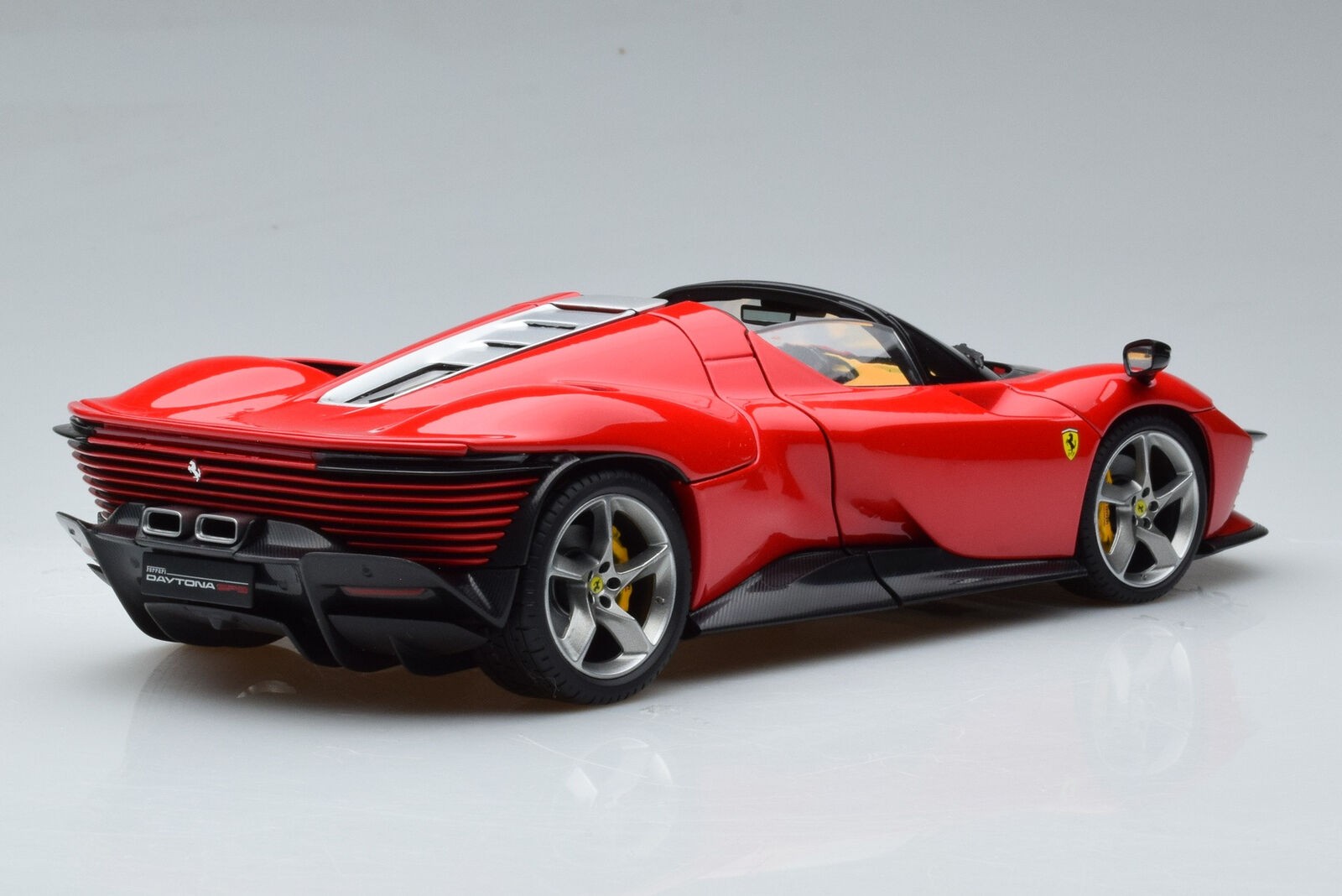 Model Ferrari DAYTONA SP3 open roof 2022 1:18