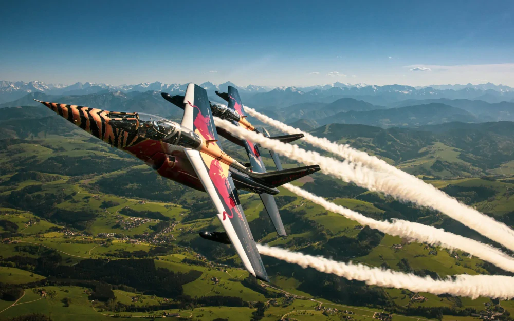 Red Bull klíčenka The Flying Bulls - alpha jet