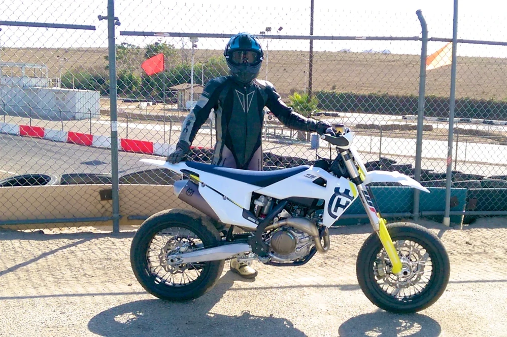 Model motocyklu Husqvarna FS 450 Supermoto 1:12
