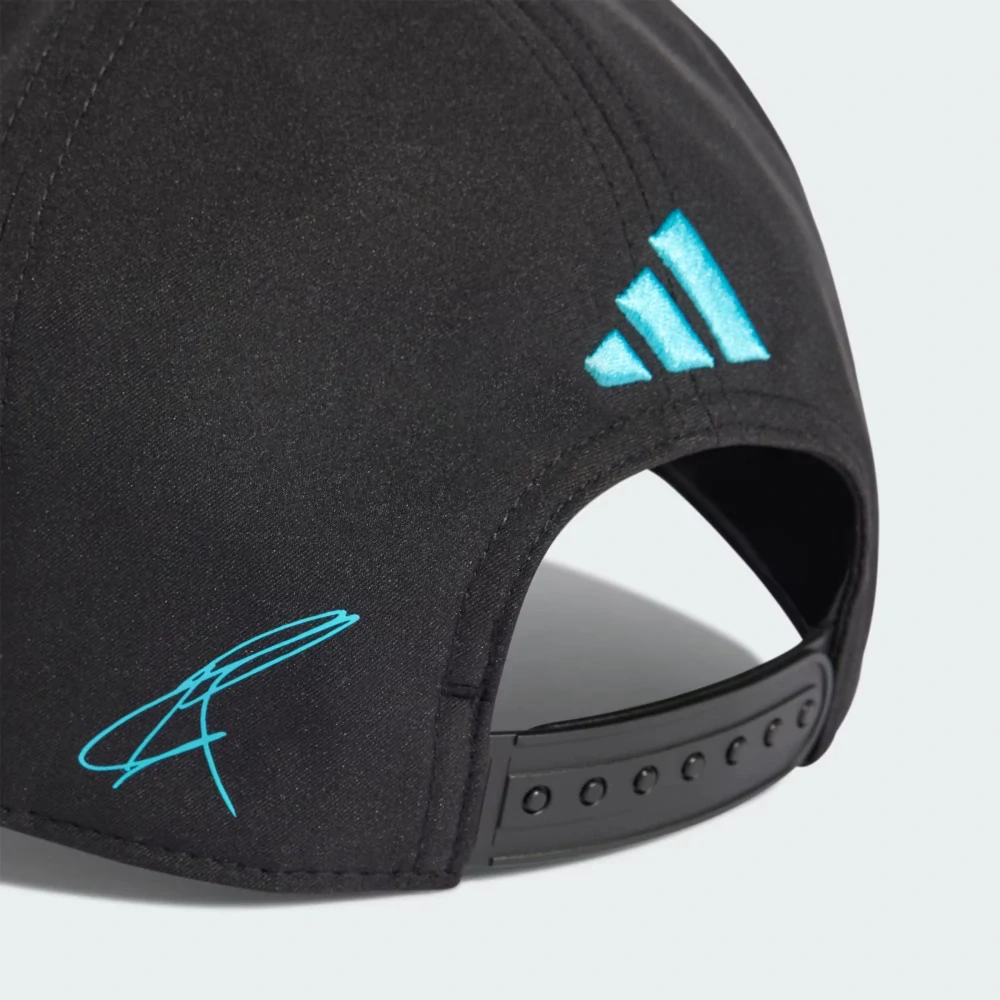Černá kšiltovka George Russell Mercedes AMG Petronas F1 x Adidas - týmová edice