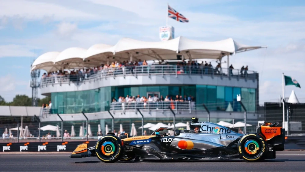 Model McLaren F1 MCL39 BBurago #4 Lando Norris Silverstone 2025 1:43 Signature