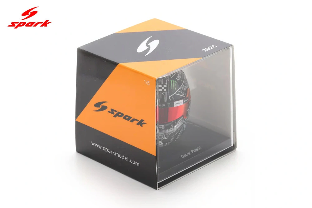 Model přilby SPARK Oscar Piastri USA GP F1 2025 1:5