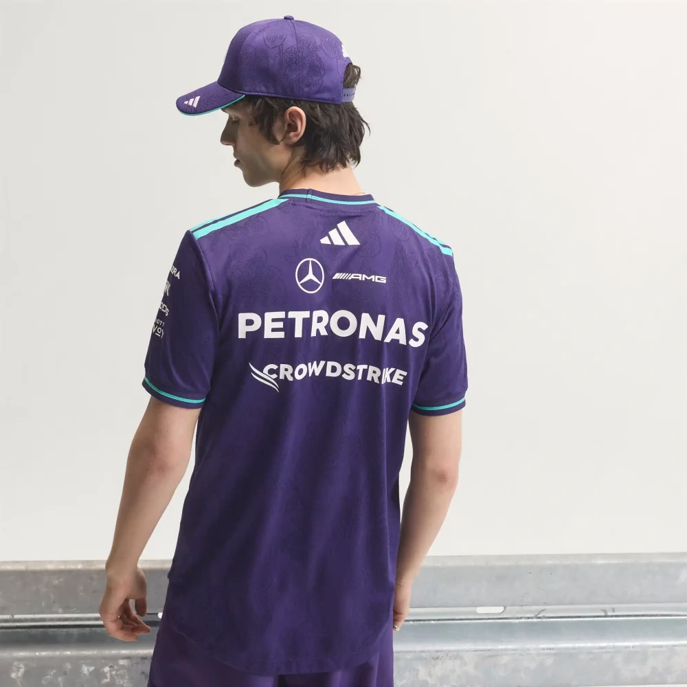 Tričko authentic Adidas - Mercedes AMG Petronas F1 fialové s logy sponzorů - edice SINGAPORE 2026