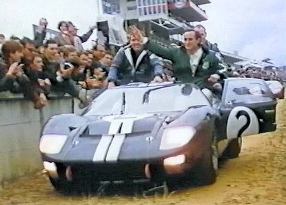 3D obraz PETROL ART Ford GT40 MK II - Bruce Mclaren - Le Mans