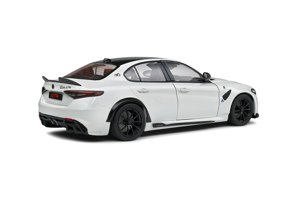 Model Solido Alfa Romeo Giulia GTA Trofeo bílá 1:18
