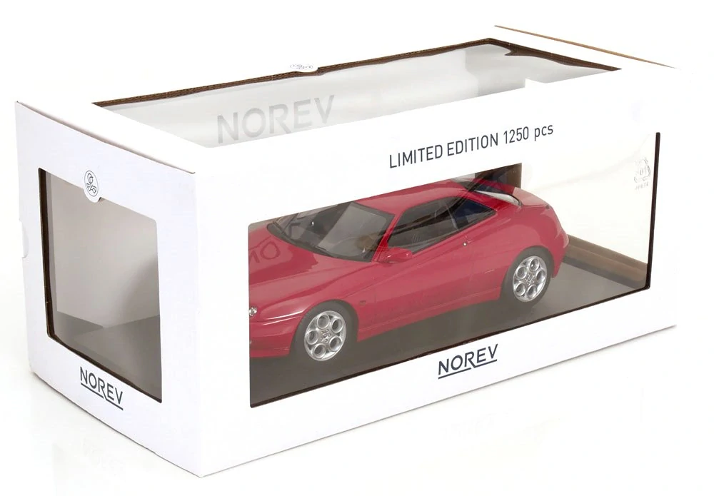 Model Alfa Romeo GTV 1999 červená 1:18