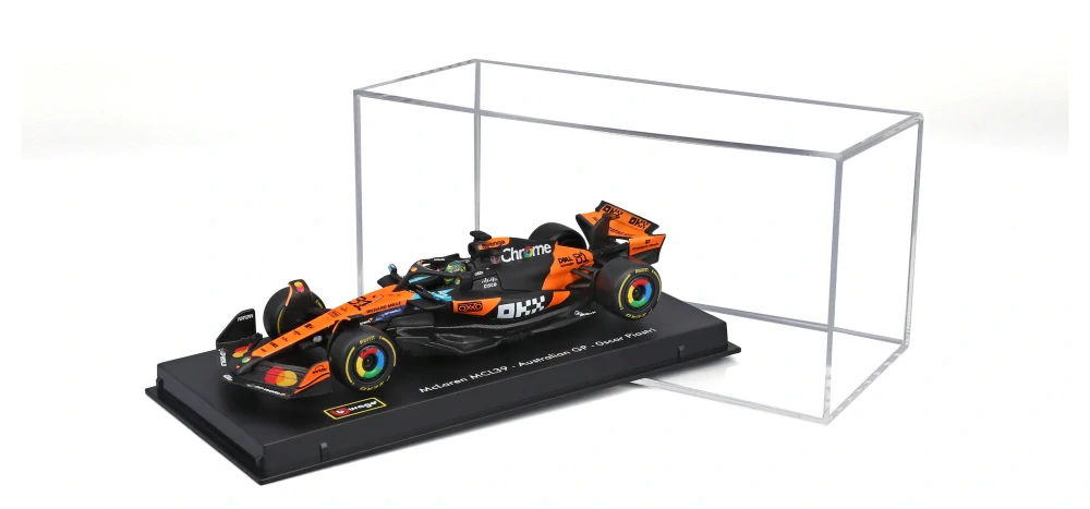 Model McLaren F1 MCL39 BBurago #81 Oscar Piastri 2025 1:43 Signature