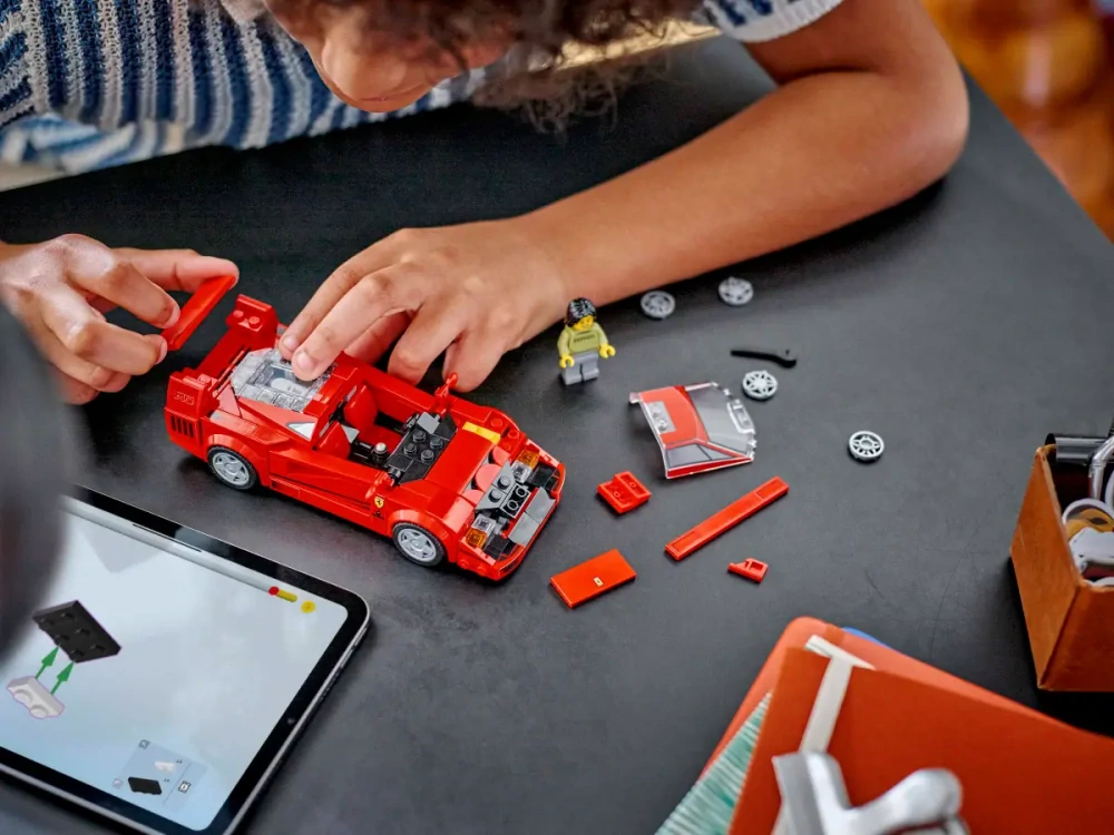 LEGO stavebnice Ferrari F40 červené