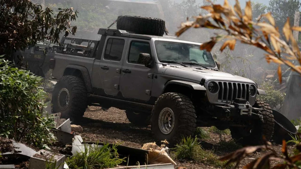 Model Rychle a zběsile JEEP Gladiator 2020 1:24 šedý