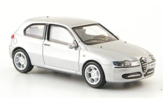 Model Alfa Romeo 147 1:87 stříbrná