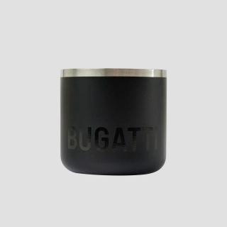 Černý hrnek Bugatti s nápisem
