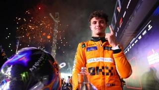 Kšiltovka Lando Norris McLaren F1 x Puma - týmová edice Singapore 2026